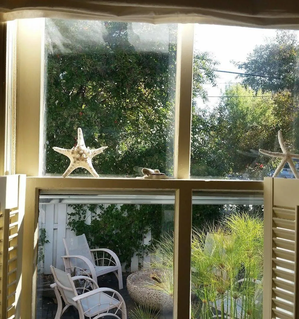 ***** Bed & Breakfast Barclay Cottage Bed And Breakfast Virginia Beach United States